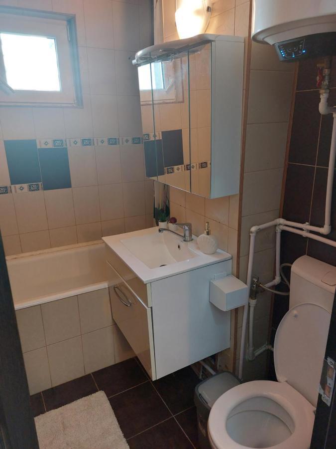 Apartament Central Renovat 3 Camere Bucarest Exterior foto
